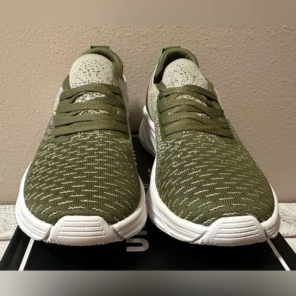 J/Slides Sneakers/Running Shoe - NIB